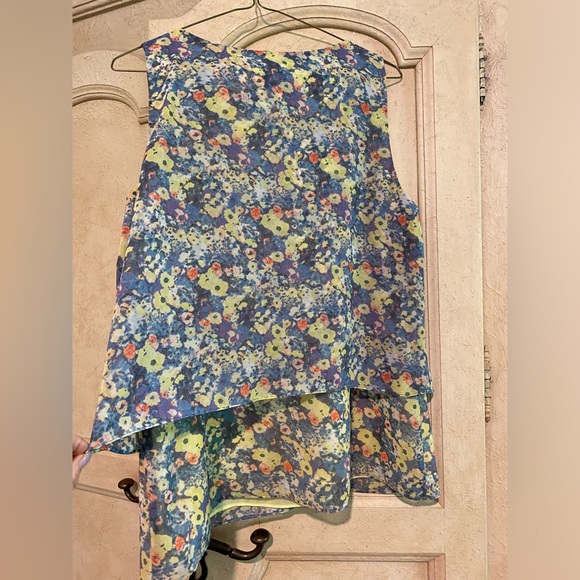 Cabi floral blouse - Picture 4 of 4